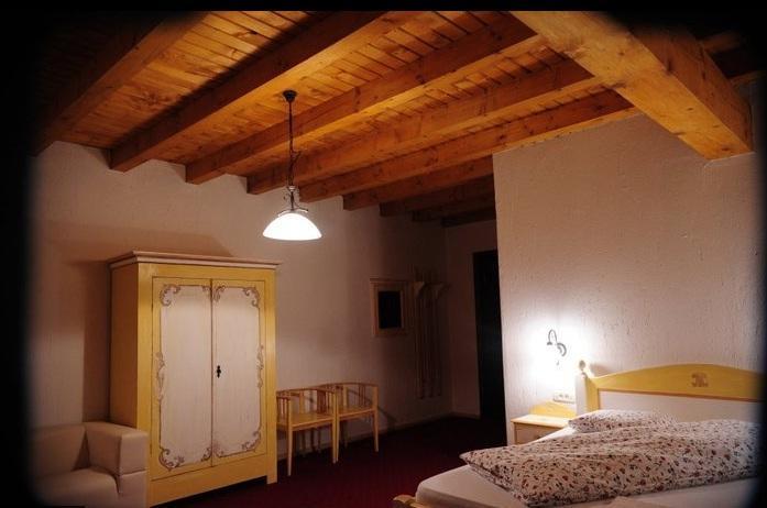 Pension Conacul Vanatorului モイエチウ・デ・スス 部屋 写真